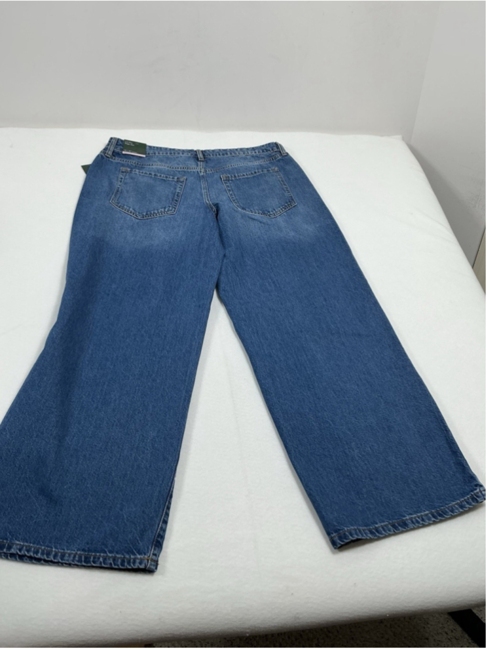 Womans NWT Wild Fable Baggy Blue Jeans Size 14 - Picture 2 of 7